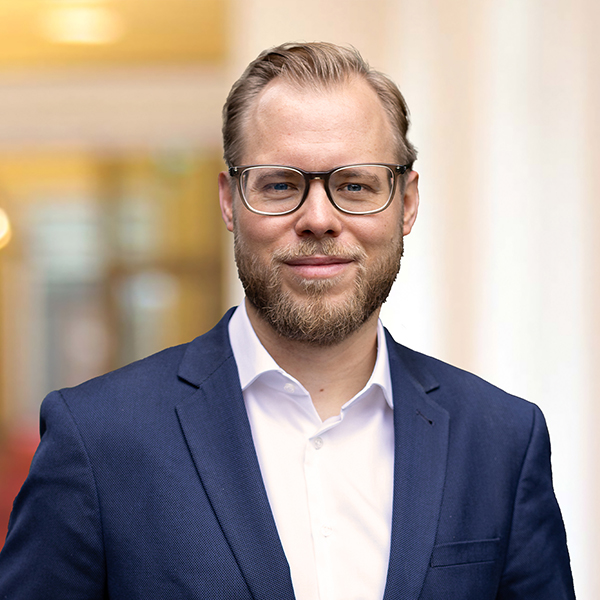  Bj�rn Wohlert
