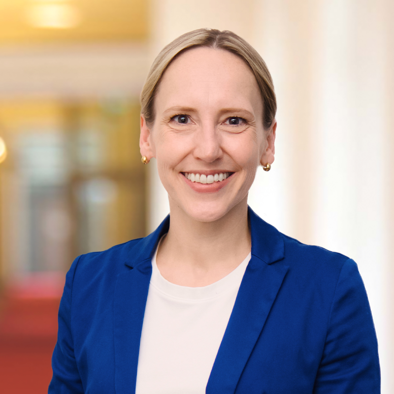  Katharina Senge