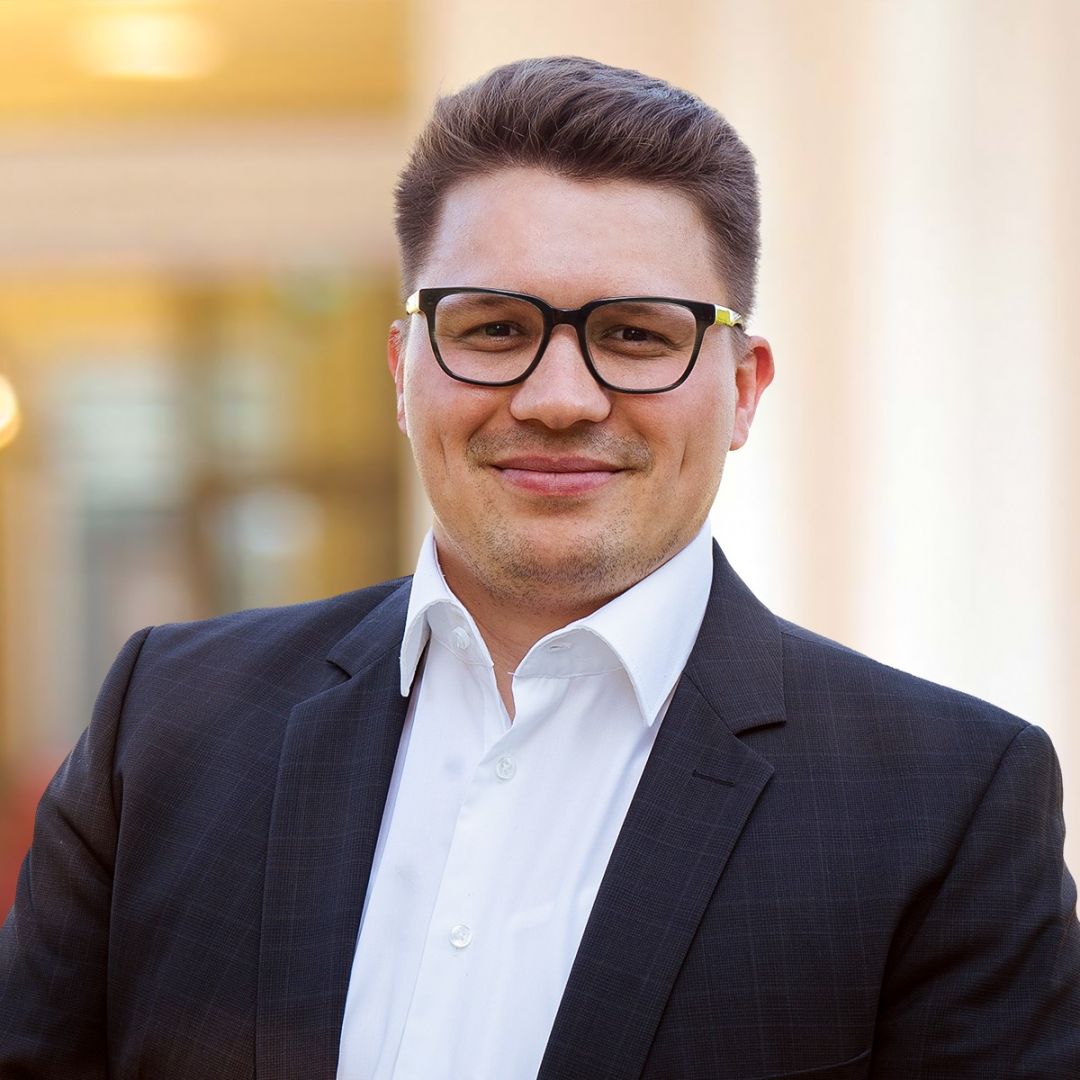  Niklas Gra�elt